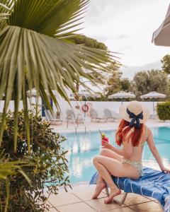 Bazén v ubytování Hotel Nathalie nebo v jeho okolí