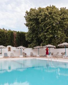 Bazén v ubytování Hotel Nathalie nebo v jeho okolí