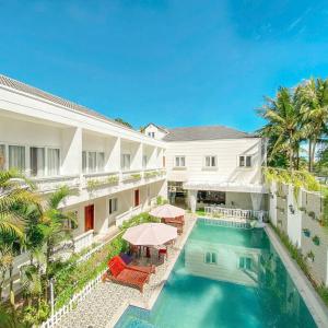 Bazén v ubytování Lavender Resorts Phu Quoc nebo v jeho okolí