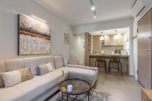 Kuchyň nebo kuchyňský kout v ubytování Vouliagmeni Square Resort