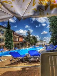 Bazén v ubytování Hotel President Scornicesti nebo v jeho okolí
