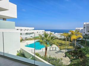 Piscina de la sau aproape de Modern 3 bedroom apartment with amazing facilities