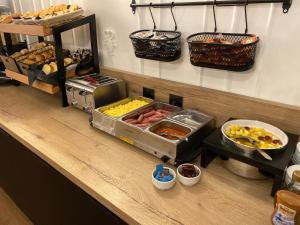 Comida en o cerca de este hotel