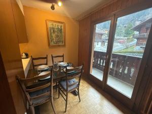 Fotografie z fotogalerie ubytování Appartement famille au milieu de Champery v destinaci Champéry
