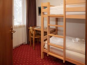 Postel nebo postele na pokoji v ubytování Apartment Chalet Abendrot apARTments-30 by Interhome