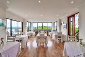 Gallery image of Galagos Lodge in Hartbeespoort