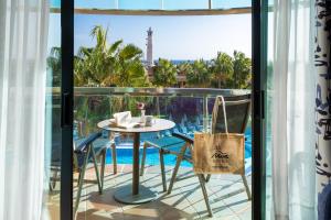 MUR Faro Jandia Fuerteventura & Spa的阳台或露台