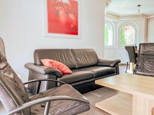 Khu vực ghế ngồi tại Apartment Residence Chateau B-2 by Interhome