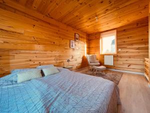 Postel nebo postele na pokoji v ubytování Chambre atypique