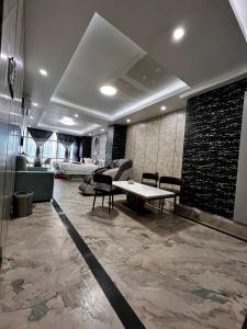 Khu vực ghế ngồi tại Hotel Robot