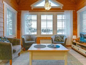 Et opholdsområde på Holiday Home Villa valo by Interhome