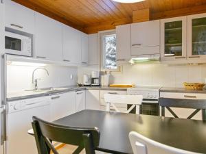 Køkken eller tekøkken på Holiday Home Villa valo by Interhome + 14 billeder