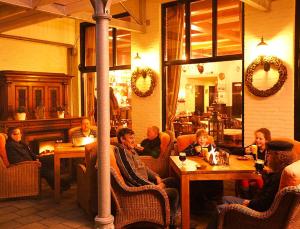 Posezení v ubytování Hotel Cafe Restaurant Duinzicht