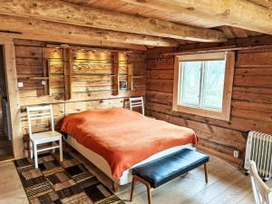 Postel nebo postele na pokoji v ubytování Holiday Home Ekbacken by Interhome