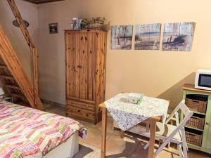Postel nebo postele na pokoji v ubytování Studio Eagle Nest by Interhome