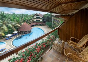 Басейн в Uday Suites - The Airport Hotel або поблизу