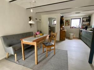 Kuchyň nebo kuchyňský kout v ubytování Scheunen-Loft am Gelbachtal