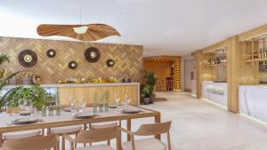 Kuchyňa alebo kuchynka v ubytovaní Paradisus by Meliá Fuerteventura - All Inclusive