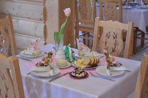 Jedlo v ubytovaní bed & breakfast alebo blízkom okolí