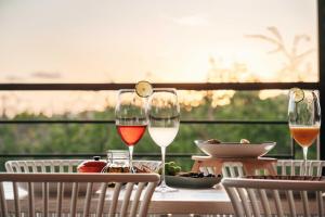 2BR LXRY Jansofat tropic oasis apt & pool的酒水