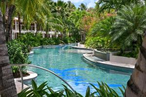 Бассейн в Sandals Halcyon Beach All Inclusive - Couples Only или поблизости