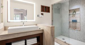 Ванная комната в Sandals Halcyon Beach All Inclusive - Couples Only