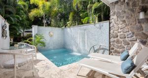 Бассейн в Sandals Halcyon Beach All Inclusive - Couples Only или поблизости
