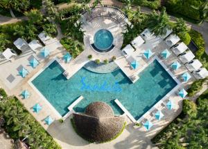 A piscina localizada em Sandals Royal Barbados All Inclusive - Couples Only ou nos arredores
