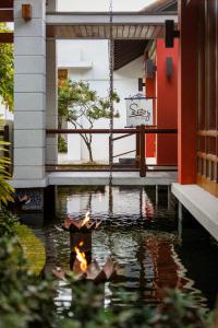 O edifício em que o resort se localiza