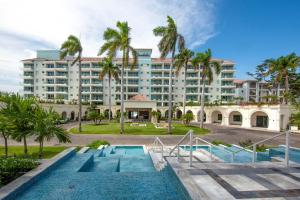 Bazén v ubytování Sandals Dunns River All Inclusive Couples Only nebo v jeho okolí