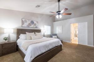 Postel nebo postele na pokoji v ubytování Scottsdale on 59th + 58 fotografií