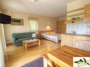 Postel nebo postele na pokoji v ubytování Posestvo Laz - The Laz Estate