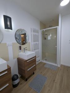 Bilik mandi di Gîte de la Fontaine +8 gambar