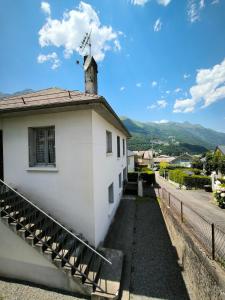 Nespecifikovaný výhled na hory nebo výhled na hory při pohledu z prázdninového domu