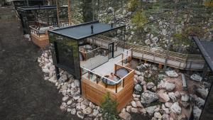 Φωτογραφία από το άλμπουμ του Invisible Forest Lodge and Spa στο Ροβανιέμι