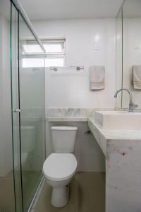 Ένα μπάνιο στο POS32B - Lindo Espaço, Climatizado, TV Smart