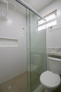Ένα μπάνιο στο POS32B - Lindo Espaço, Climatizado, TV Smart +24 φωτογραφίες