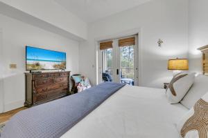 Katil atau katil-katil dalam bilik di Red, White & Blue at Redfish Village +41 gambar