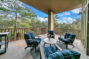 Balkoni atau teres di Red, White & Blue at Redfish Village