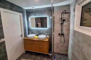 Ένα μπάνιο στο Maison au calme à 5min des Vaux de Cernay +26 φωτογραφίες