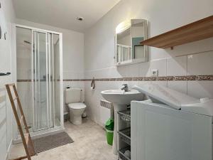 Gallery image of Maison 2 pièces 3 couchages Saint Pierre d'Oléron SPO000-061 in Saint-Pierre-dʼOléron +4 photos