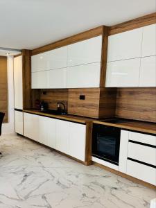 Η κουζίνα ή μικρή κουζίνα στο luxuri suite ''dezodava''