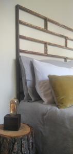 A bed or beds in a room at Shui wu, la casita del agua