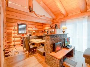 Kuchyň nebo kuchyňský kout v ubytování Alpenchalet Montana
