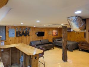 Afbeelding uit fotogalerij van Sean's Bar - Private Apartment in Winchester