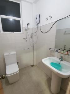 Koupelna v ubytování Rv Budget Home + 37 fotografií