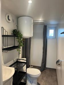 Koupelna v ubytování First Camp Herrgårdsliv - Kristinehamn + 76 fotografií