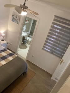 Postel nebo postele na pokoji v ubytování Marina Apartment Beach + 37 fotografií
