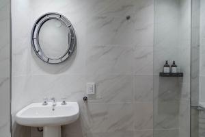 Ένα μπάνιο στο Berilo Luminous Studio +59 φωτογραφίες