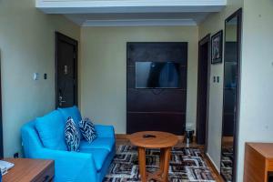 A seating area at Otk's Apartment